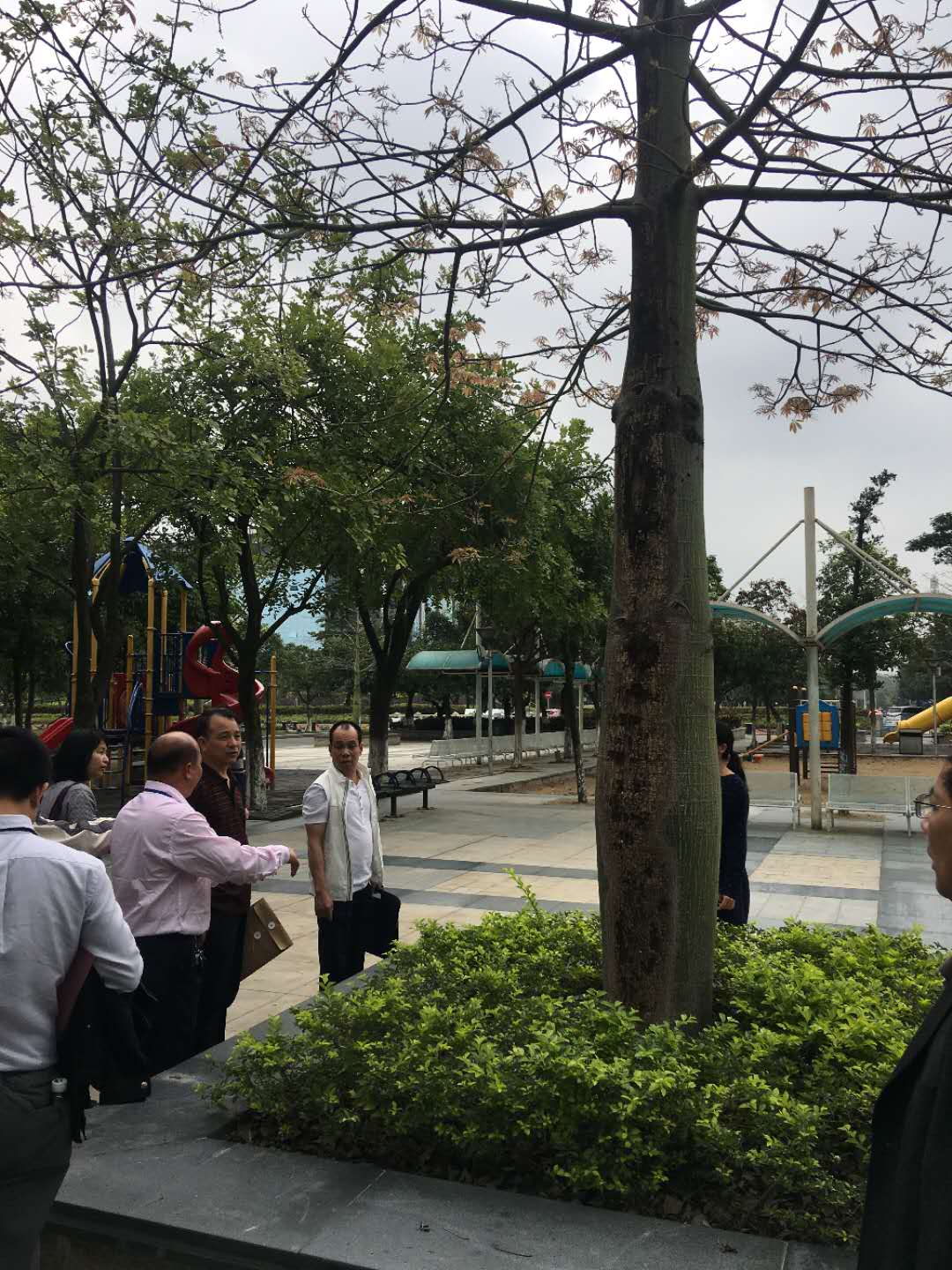 方圓現代到項目現場進行考察 方圓現代到項目現場進行考察